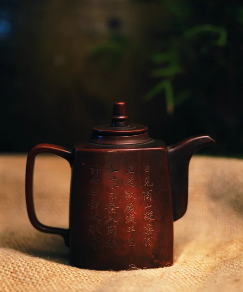 Asiatische Teekanne Aus Holz Auf Holztisch — Stockfoto