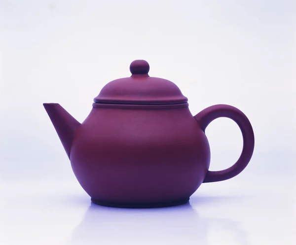 白色背景的中国茶壶 — 图库照片