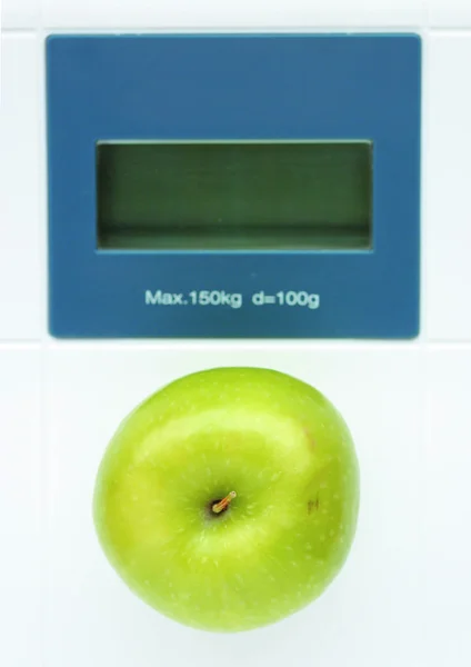 Apfel Mit Bodenwaage Und Auf Weißem Hintergrund — Stockfoto