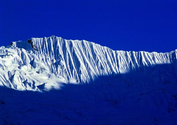 Paesaggio Montagne Innevate — Foto Stock