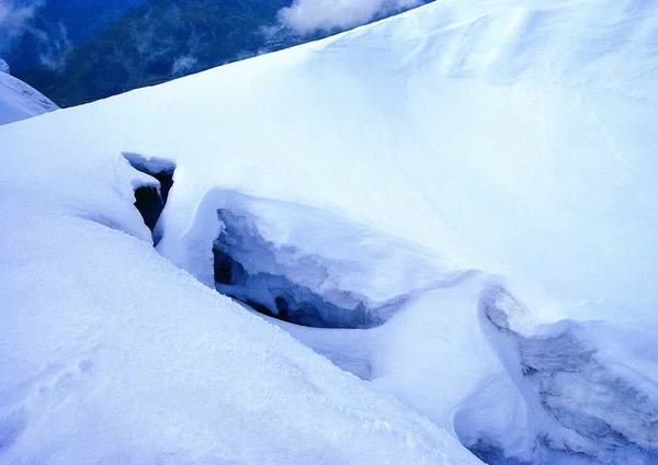 雪の山の風景 — ストック写真