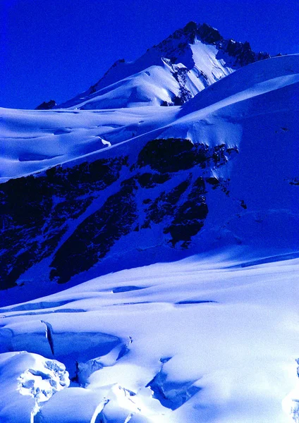 Paesaggio Montagne Innevate — Foto Stock