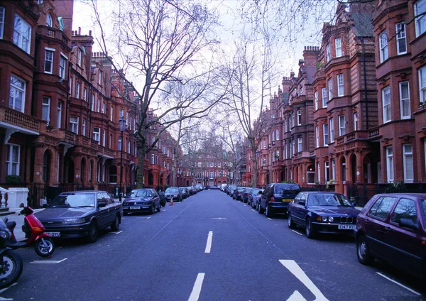 城市和汽车的街景 — 图库照片