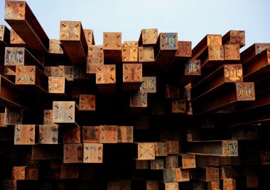 Grunge duvar arkaplanındaki numaralar 