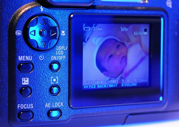 Primer Plano Cámara Fotográfica Con Bebé Fondo —  Fotos de Stock