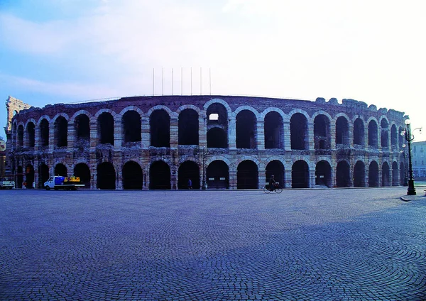 Roman Coliseum Vid Solnedgången Sommarutsikt Utan Folk Italien — Stockfoto
