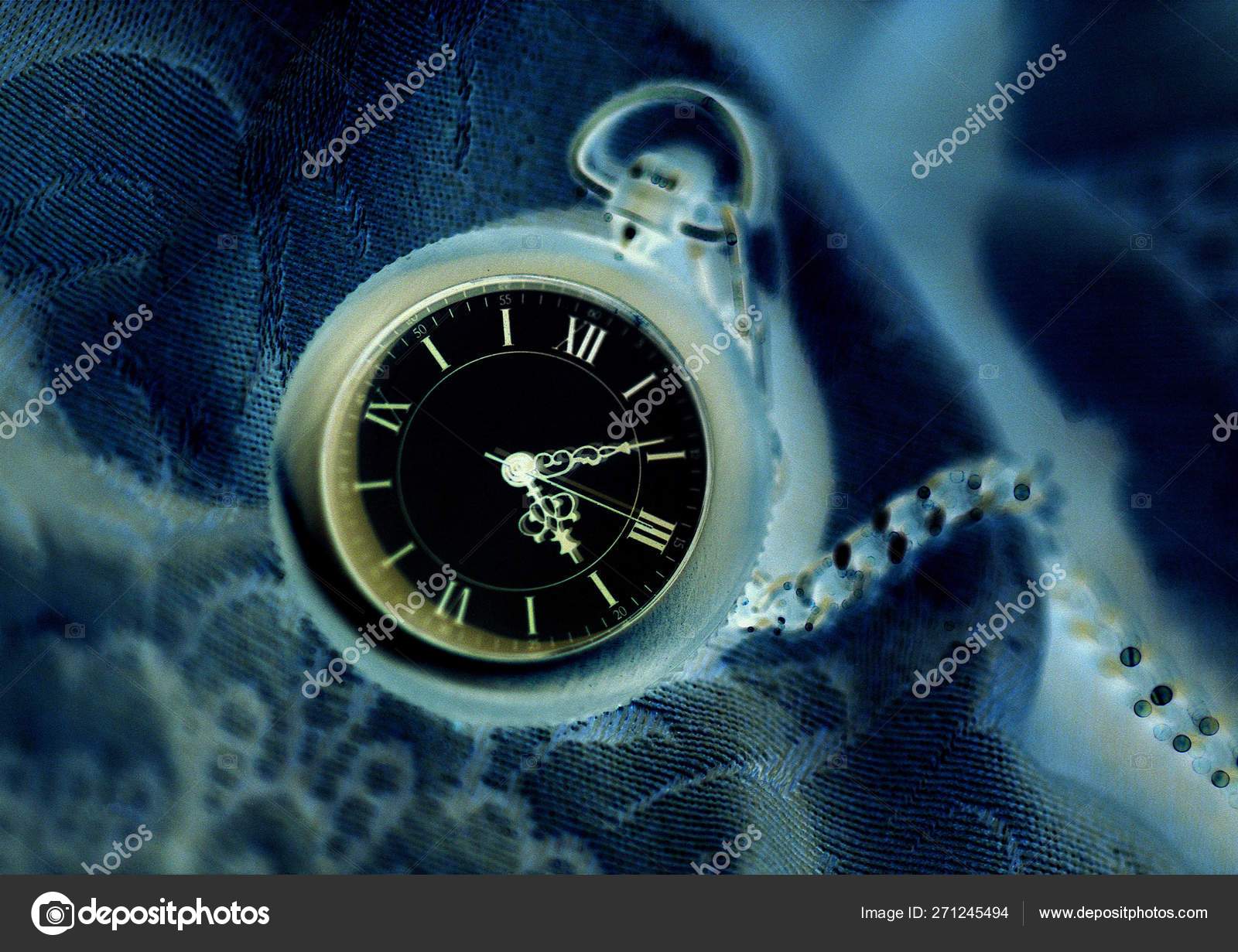 profundizar Condicional inestable Primer Plano Los Relojes Concepto Flujo Tiempo: fotografía de stock ©  chiangidj #271245494 | Depositphotos