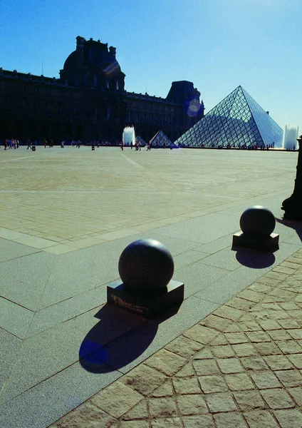 Uitzicht Glaspiramide Van Het Louvre Parijs — Stockfoto