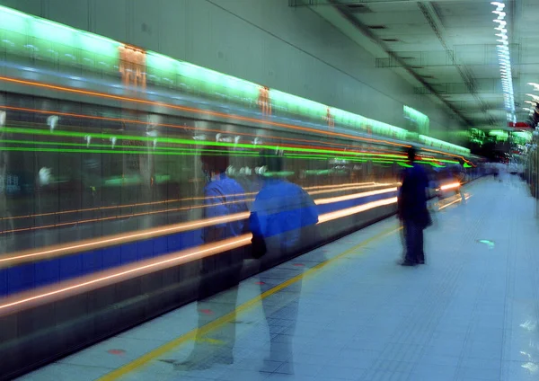 Coloridas Luces Transporte Movimiento Durante Noche Concepto Flujo Tiempo — Foto de Stock