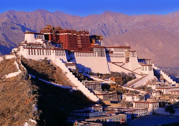 Tibet Teki Potala Sarayı Arka Planda Seyahat Yeri - Stok İmaj
