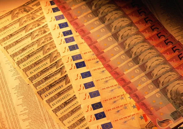 Близко Доллару Евро — стоковое фото