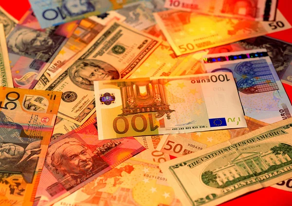 Близко Доллару Евро — стоковое фото