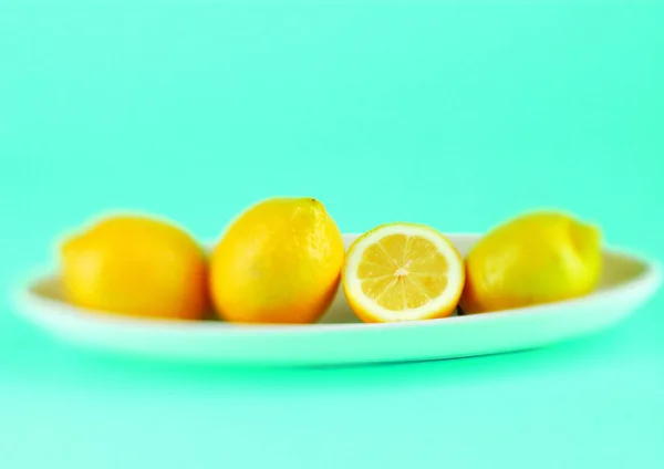 Close View Lemons Plate — Stock Photo, Image