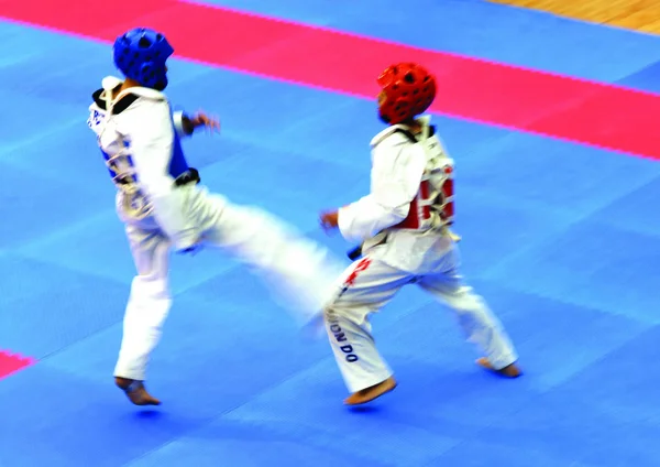 Karate Männer Während Des Kampfes — Stockfoto
