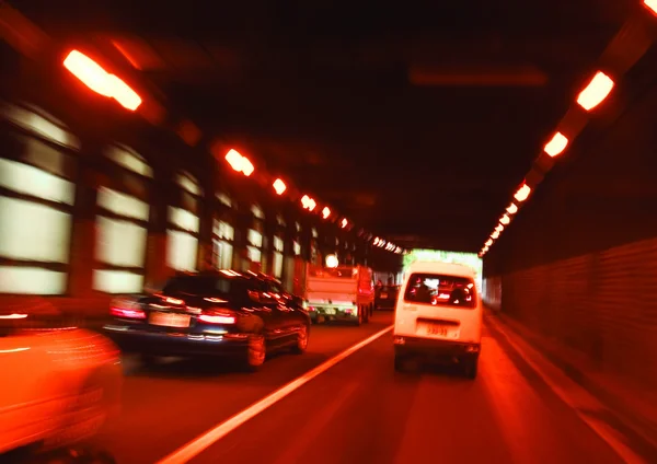 Şehir Gecesinde Arabalar — Stok fotoğraf