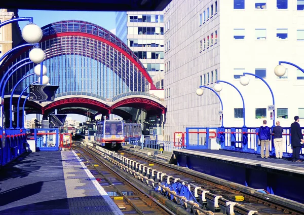 这个城市的火车站 — 图库照片