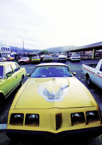 Amerikanisches Retro Auto Auf Parkplatz — Stockfoto