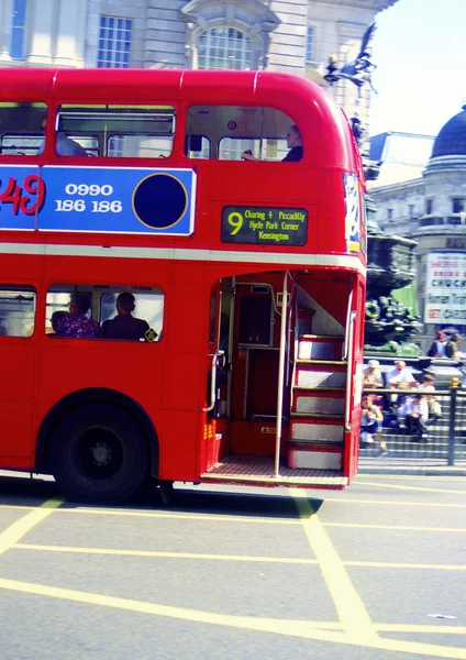 Rode Bus Stad — Stockfoto