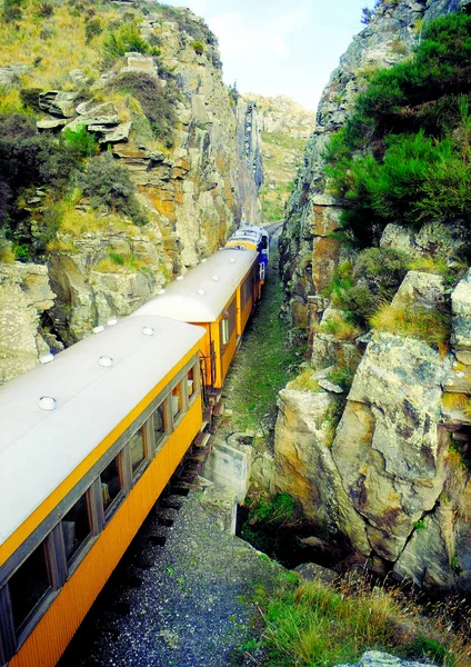 Trem Estrada Nas Montanhas — Fotografia de Stock