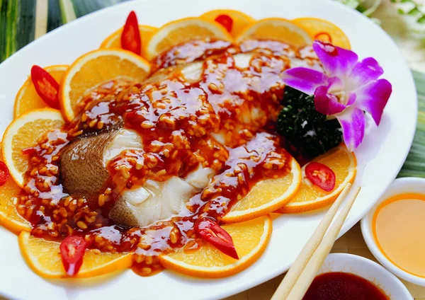 盘中美味的亚洲早餐 — 图库照片