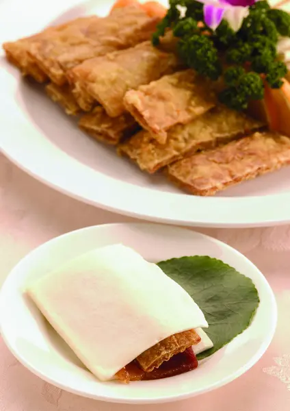 Leckeres Asiatisches Essen Auf Dem Tisch — Stockfoto