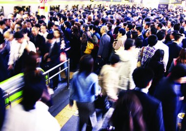 Japonlar metroda, hareket