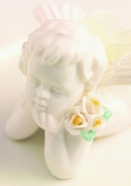 Βαλεντίνος Άγγελος Λουλούδια — Φωτογραφία Αρχείου