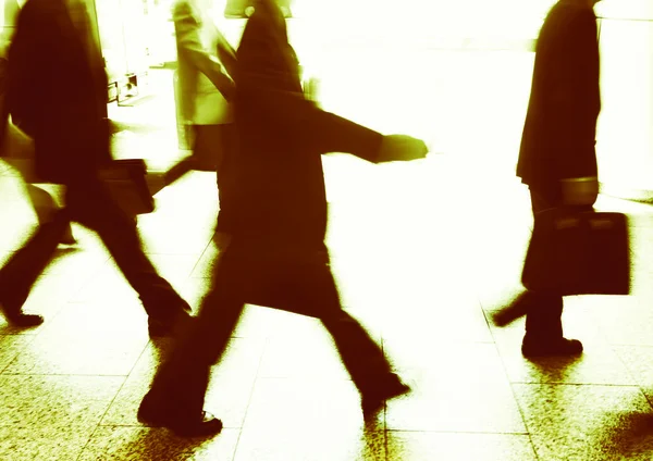 Japonlar metroda, hareket