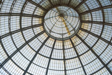 Galleria Vittorio Emanuele II Galerisi, Milano, İtalya alışveriş cam kubbe parçası