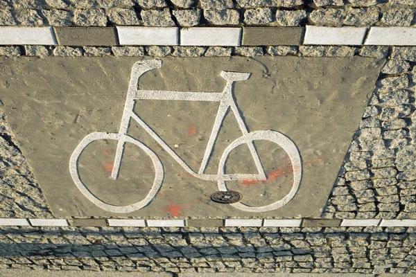 Fahrradstraßenschild Auf Dem Bürgersteig Der Stadt Fokus Auf Den Ersten — Stockfoto