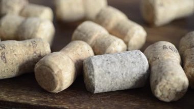 birçok şampanya mantarları