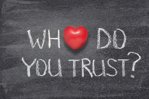 Who You Trust Question Handwritten Chalkboard Red Heart Symbol Instead — Stock Photo, Image