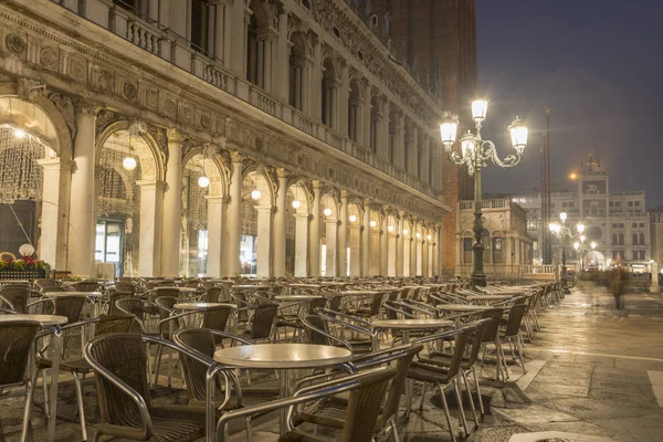 Пустые Столы Знаменитой Площади Святого Марка Венеции Вечеру — стоковое фото