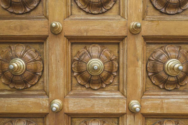 Hindu temple door — Stock Photo, Image