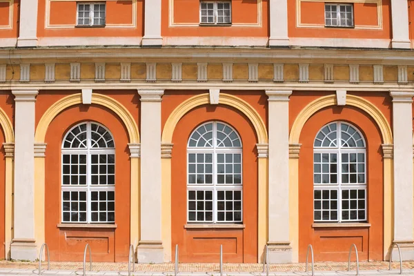 Fond Bâtiment Classique Avec Rangée Fenêtres Régulières Potsdam Allemagne — Photo
