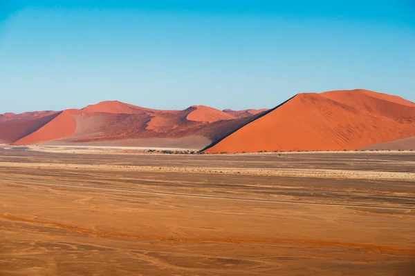 Vörös Homokdűnék Völgy Napsütéses Reggel Sossusvlei Namíbia — Stock Fotó