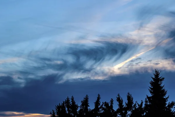 Heftiger Wind Sorgt Fuer Tolle Wolkenformen Abendhimmel — 스톡 사진