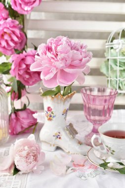 taze Şakayık Çiçeği ayakkabı şeklinde porselen vazo ve meyve çay shabby chic tarzı iç