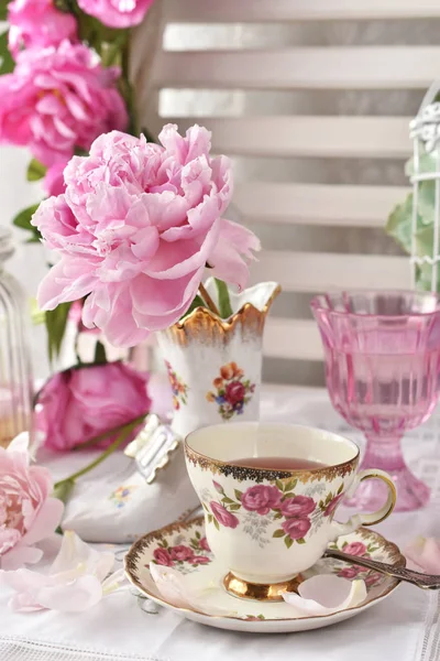 Ovocný Čaj Krásné Vintage Porcelán Šálek Pivoňka Květ Boty Tvaru — Stock fotografie