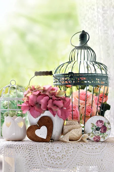 Décoration Style Vintage Avec Des Fleurs Des Cages Oiseaux Des — Photo