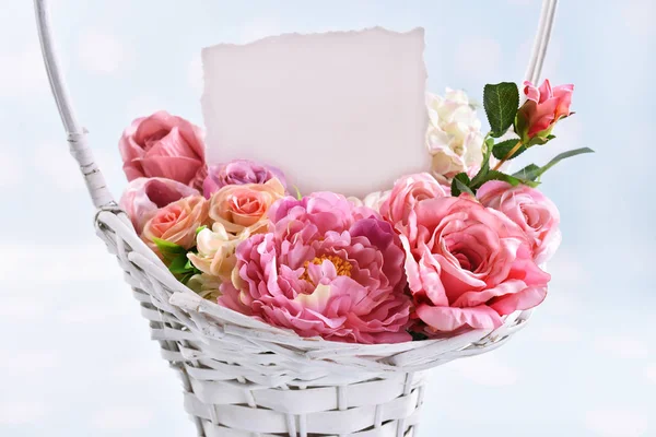 A basket of flowers for a loved one — Stock Photo, Image