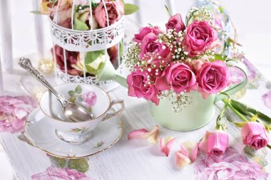 gül demet romantik tarzı natürmort