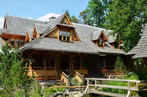 Typische Highlander huizen in Zakopane — Stockfoto