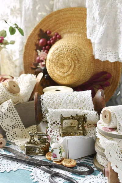 Vintage Lace trim och sömnad kit — Stockfoto