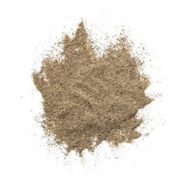 Karabiber toz beyaz arka plan üzerinde izole. Üstten görünüm