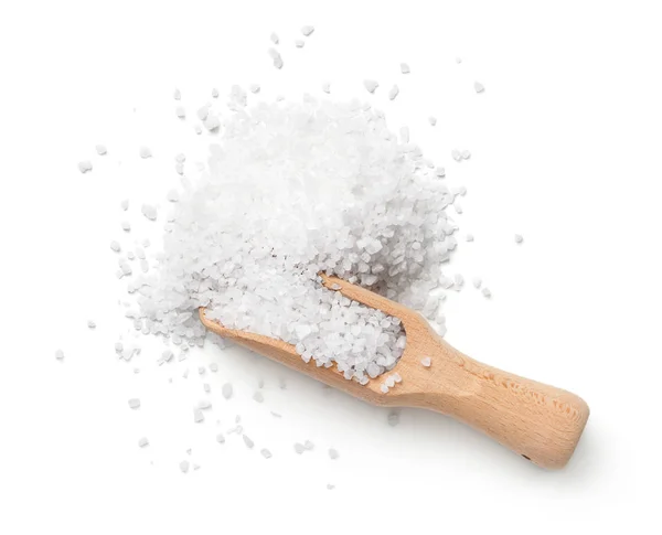 Salt med trä Scoop isolerade på vit bakgrund — Stockfoto