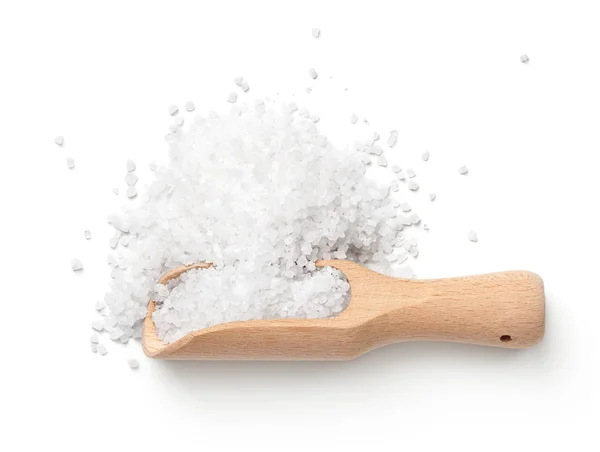 Sal com colher de madeira isolada — Fotografia de Stock