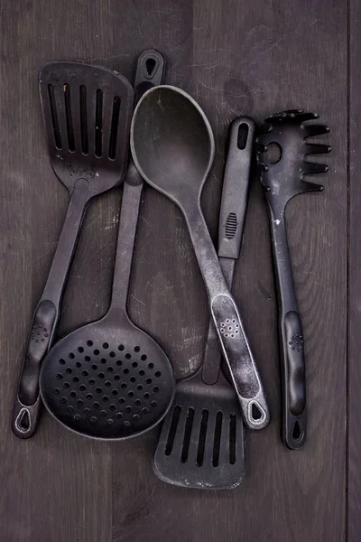 Mutfak aletlerinin stüdyo fotoğrafı.