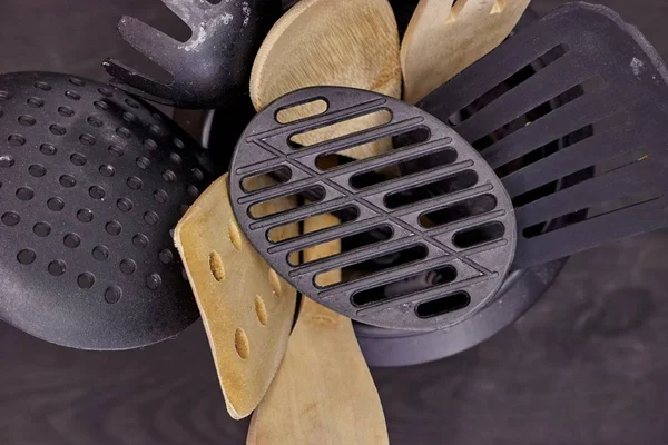 Mutfak aletlerinin stüdyo fotoğrafı.