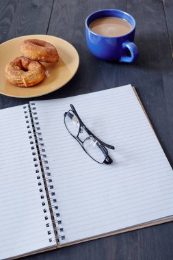 Bir defter yastık stüdyo fotoğrafı